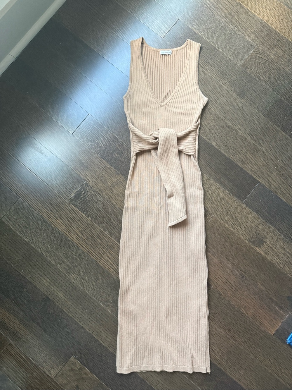 Good American Ribbed V‑Neck Tie‑Waist Midi Dress in Beige